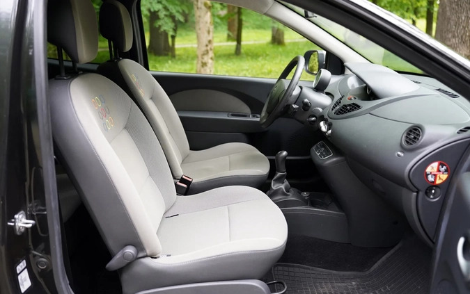 Renault Twingo cena 12800 przebieg: 218596, rok produkcji 2011 z Poddębice małe 301